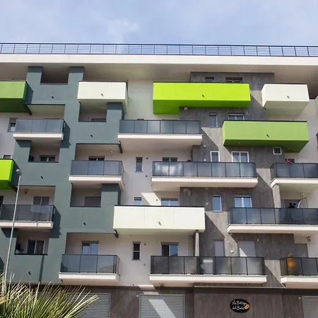 House Apartment *